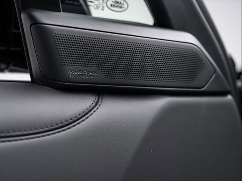 New 2026 Land Rover Range Rover SE image 25