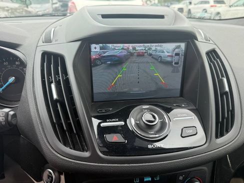 Used 2018 Ford Escape Titanium w/ Ford Safe & Smart Package AWD/4WD image 10