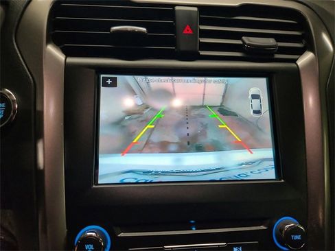 Used 2018 Ford Fusion SE w/ Fusion SE Technology Package image 32