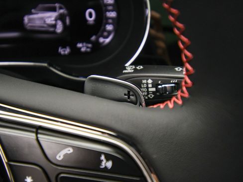 New 2025 Bentley Bentayga image 34