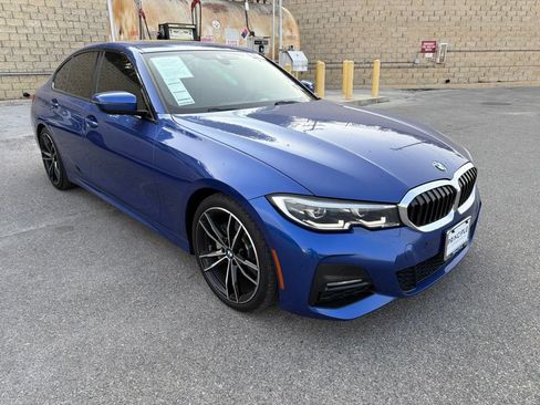 Used 2021 BMW 330i Sedan w/ M Sport Package RWD image 4