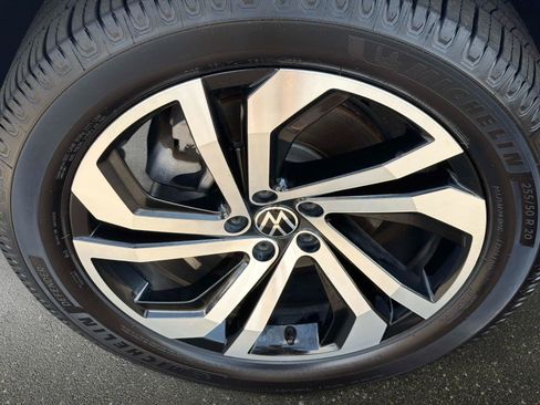 Used 2021 Volkswagen Atlas SEL Premium AWD/4WD image 10