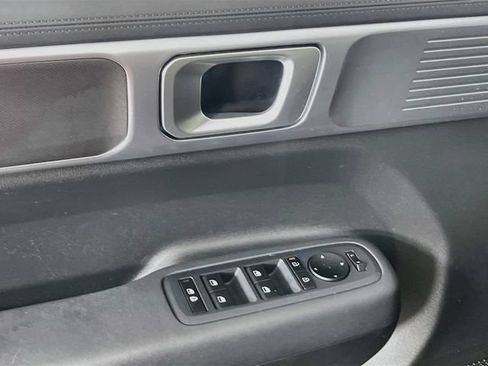 Used 2024 Hyundai Santa Fe SE FWD image 19