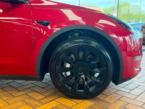 Used 2023 Tesla Model Y Long Range AWD/4WD image 14