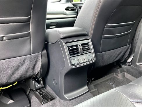 Used 2025 Subaru Forester Limited AWD/4WD image 36
