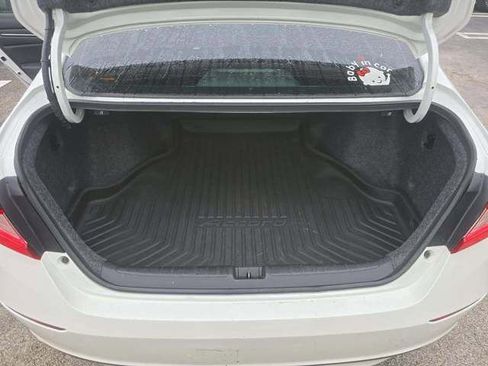 Used 2019 Honda Accord Sport image 9