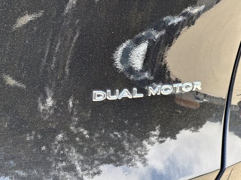 Used 2024 Tesla Model Y Long Range AWD/4WD image 26