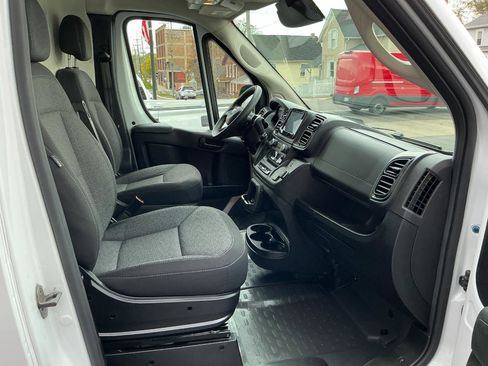 Used 2023 RAM ProMaster 2500 w/ Convenience Group FWD image 21