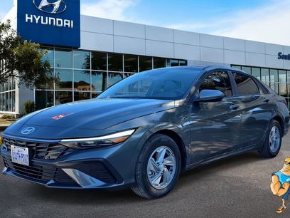 Used 2025 Hyundai Elantra SE