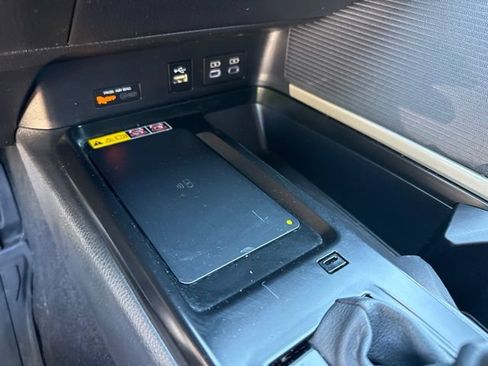Used 2026 Toyota Camry SE FWD image 10