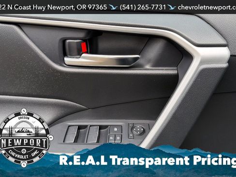 Used 2022 Toyota RAV4 SE w/ Weather & Moonroof Package image 11