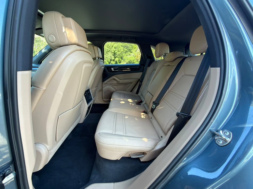 Used 2020 Porsche Cayenne AWD/4WD image 15