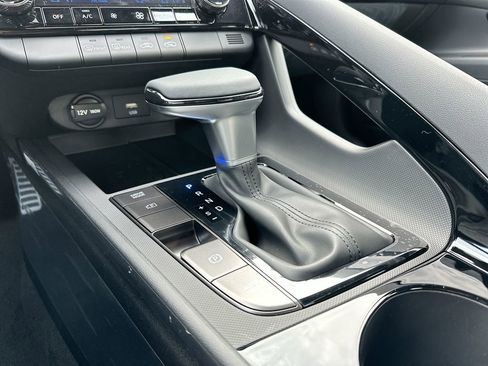 Certified 2025 Hyundai Elantra SEL image 61