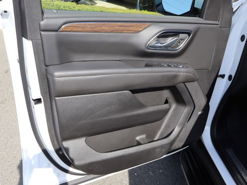 Used 2024 Chevrolet Tahoe High Country AWD/4WD image 17