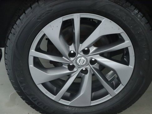 Used 2016 Nissan Rogue SL w/ SL Premium Package image 12