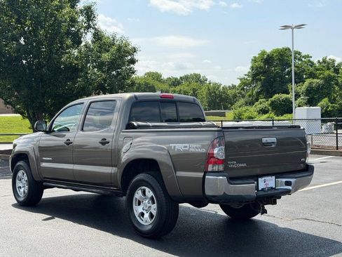 Used 2015 Toyota Tacoma 4x4 Double Cab w/ TRD Off-Road Package image 6