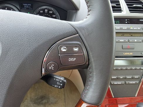 Used 2011 Lexus ES 350 FWD image 25