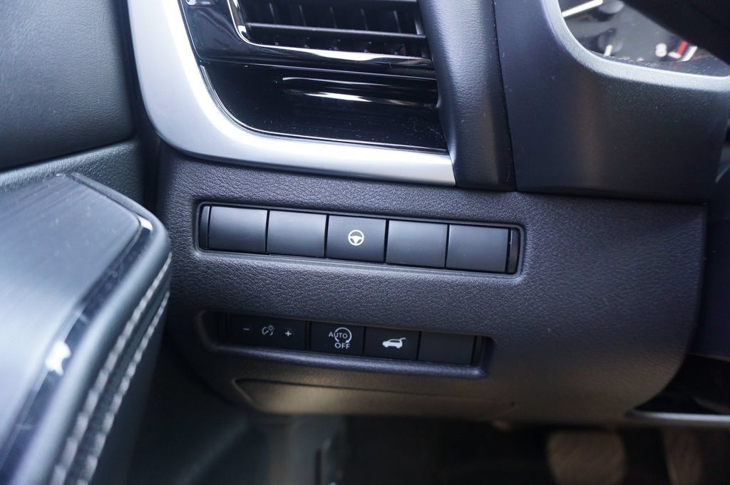 Used 2023 Nissan Rogue SL w/ SL Premium Package AWD/4WD image 5