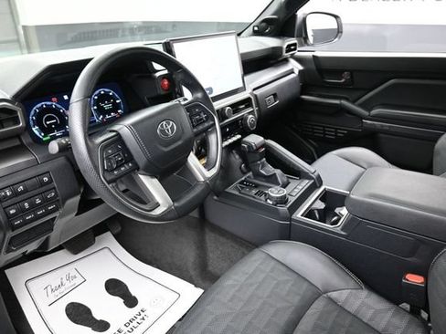 Used 2025 Toyota 4Runner TRD Off-Road Premium AWD/4WD image 19