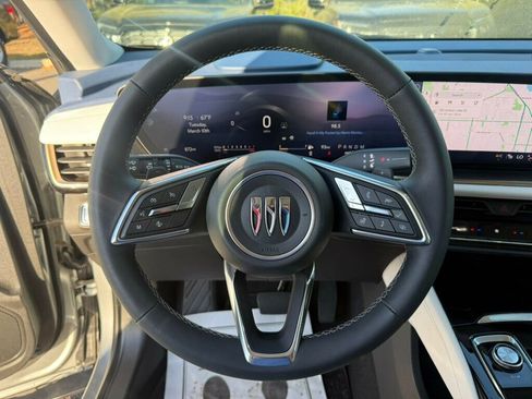 Used 2024 Buick Envision Avenir image 5