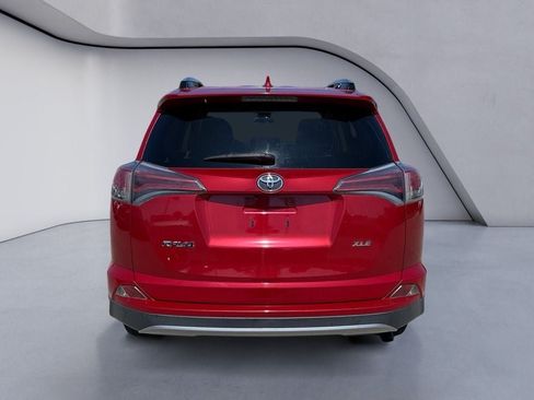 Used 2017 Toyota RAV4 XLE FWD image 4