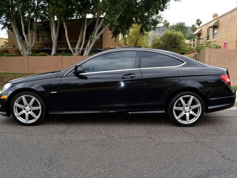 Used 2012 Mercedes-Benz C 250 Coupe image 4