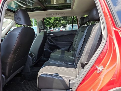 Certified 2024 Volkswagen Tiguan SE AWD/4WD image 11