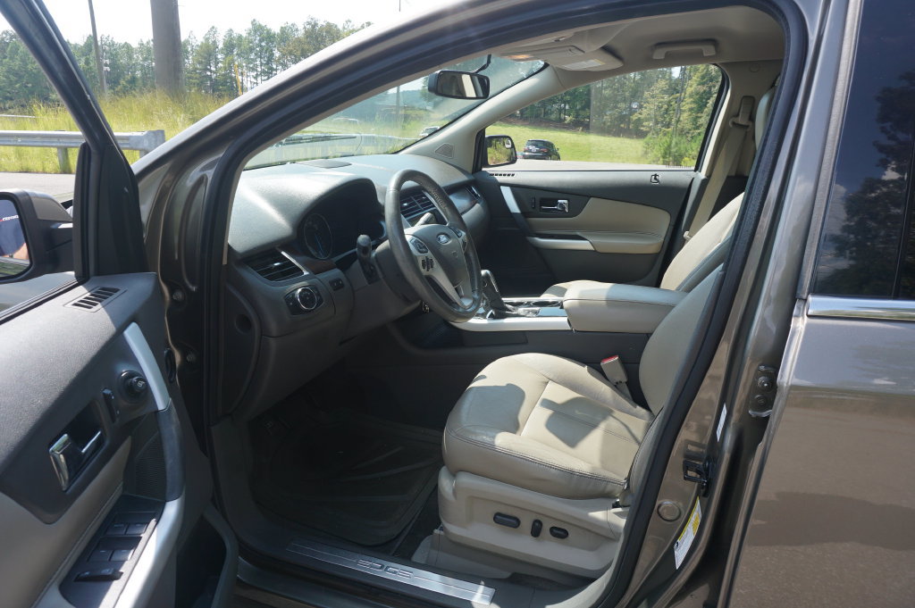Used 2013 Ford Edge Limited FWD image 2