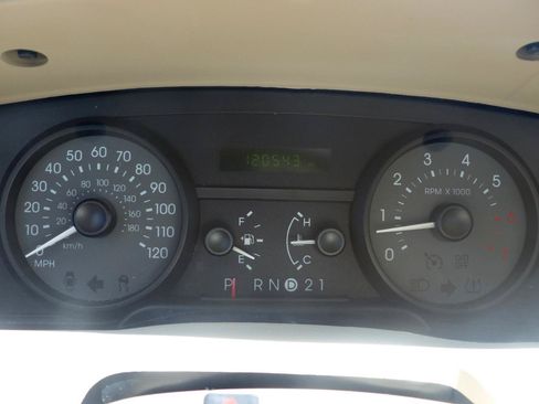 Used 2008 Mercury Grand Marquis GS RWD image 19