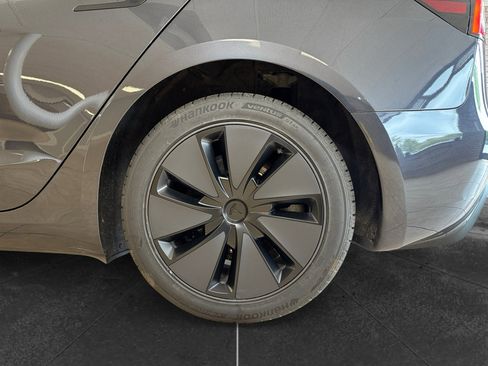 Used 2025 Tesla Model 3 Long Range AWD/4WD image 31