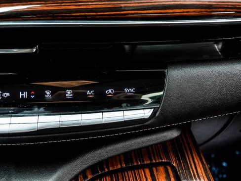 Used 2021 Cadillac Escalade Premium Luxury image 24