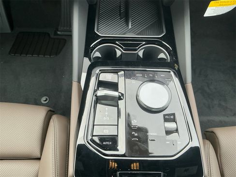 New 2026 BMW 530i xDrive image 11