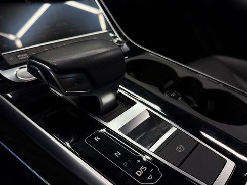 Used 2019 Audi Q8 Premium Plus w/ Premium Plus AWD/4WD image 22
