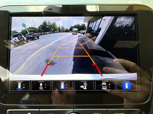 Used 2023 Chevrolet Equinox Premier FWD image 7
