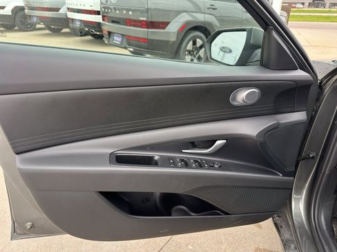 New 2026 Hyundai Elantra Hybrid FWD image 10