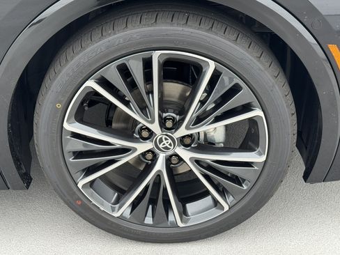 New 2026 Toyota Prius Limited FWD image 15