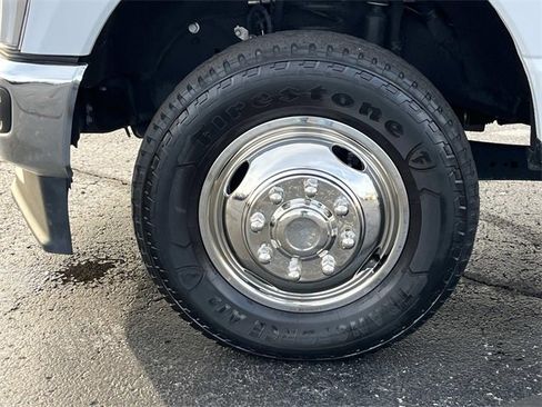 Used 2024 Ford F350 XLT image 11
