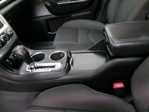 Used 2016 GMC Acadia SLE AWD/4WD image 19
