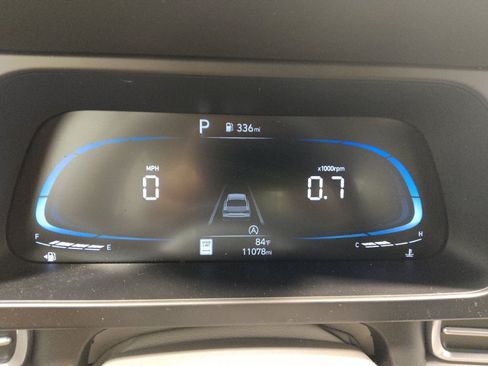 Used 2024 Hyundai Elantra SE FWD image 23