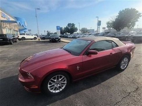 Used 2014 Ford Mustang Premium w/ Equipment Group 202A RWD image 9