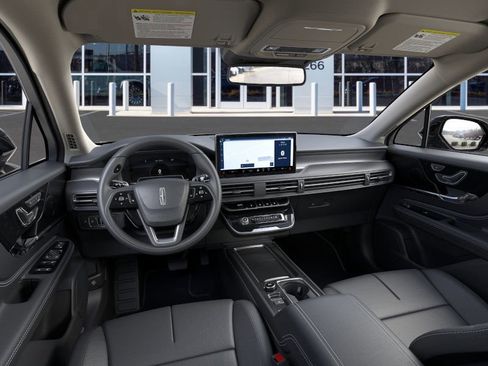 New 2025 Lincoln Corsair Premiere image 9