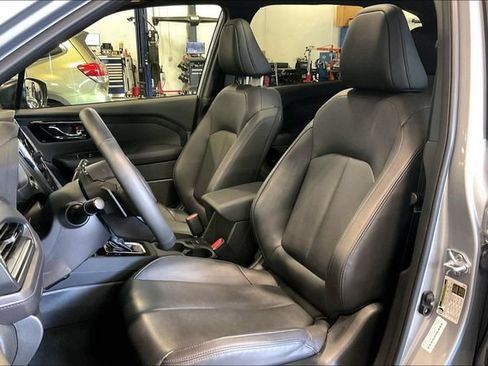 Used 2025 Subaru Forester Limited AWD/4WD image 25