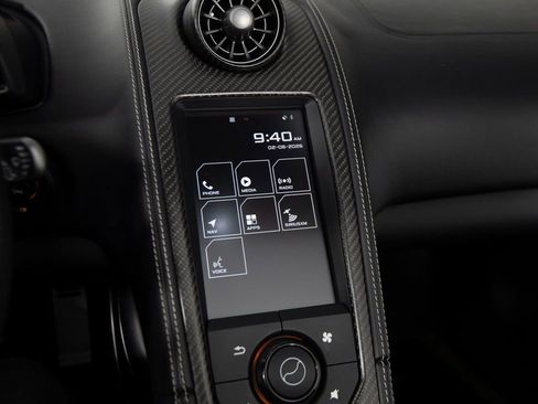 Used 2016 McLaren 675LT Spider image 22