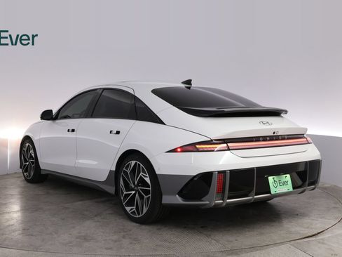 Used 2023 Hyundai Ioniq 6 Limited RWD image 17