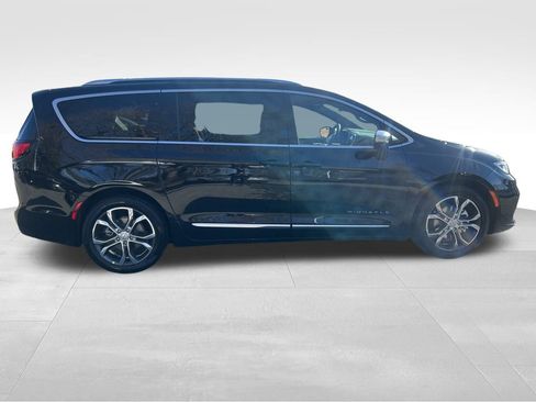 New 2026 Chrysler Pacifica Pinnacle w/ Trailer Tow Group image 8