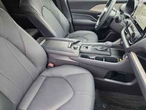 Certified 2026 Toyota Grand Highlander AWD image 13