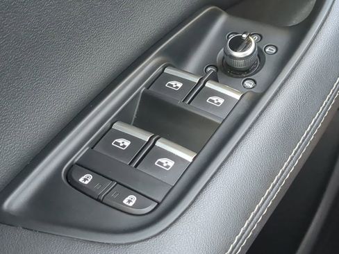 Used 2025 Audi Q7 3.0T Premium Plus image 26