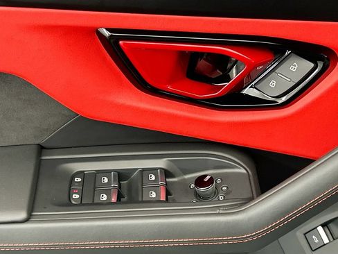 Used 2024 Lamborghini Urus S AWD/4WD image 22