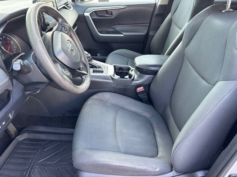 Used 2020 Toyota RAV4 LE FWD image 14