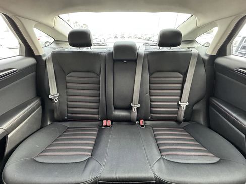 Used 2013 Ford Fusion SE image 33